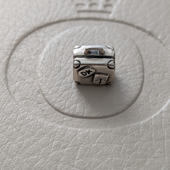 Pandora Suitcase Charm - Picture 3 of 10